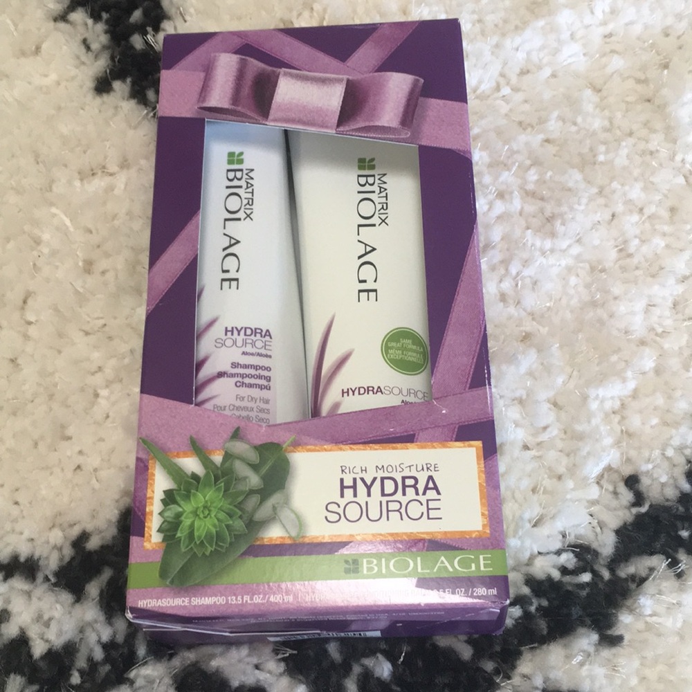 Matrix Hydrating shampoo and conditioner set!